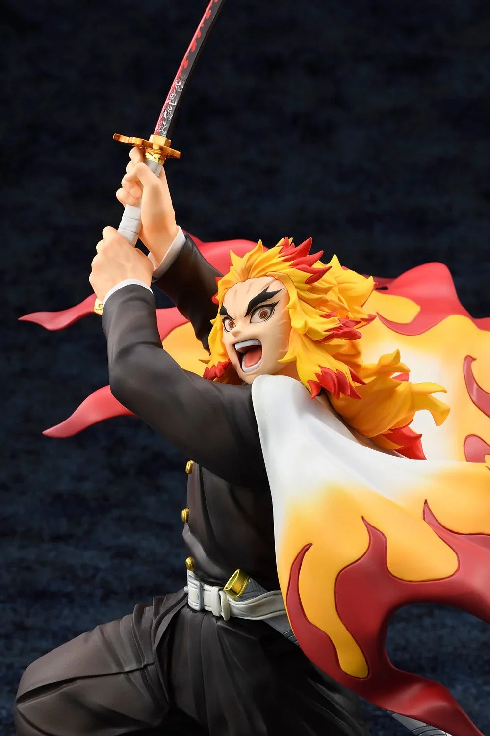 Demon Slayer: Kimetsu No Yaiba - Kyojuro Rengoku 1/8 Scale Figure BellFine