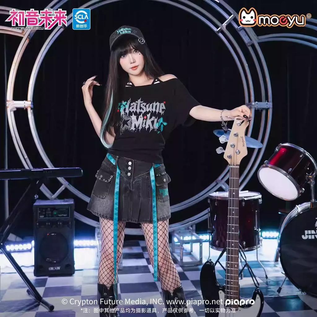 Hatsune Miku - Hatsune Miku The Rock Music Series Off-the-Shoulder T-shirt Moeyu