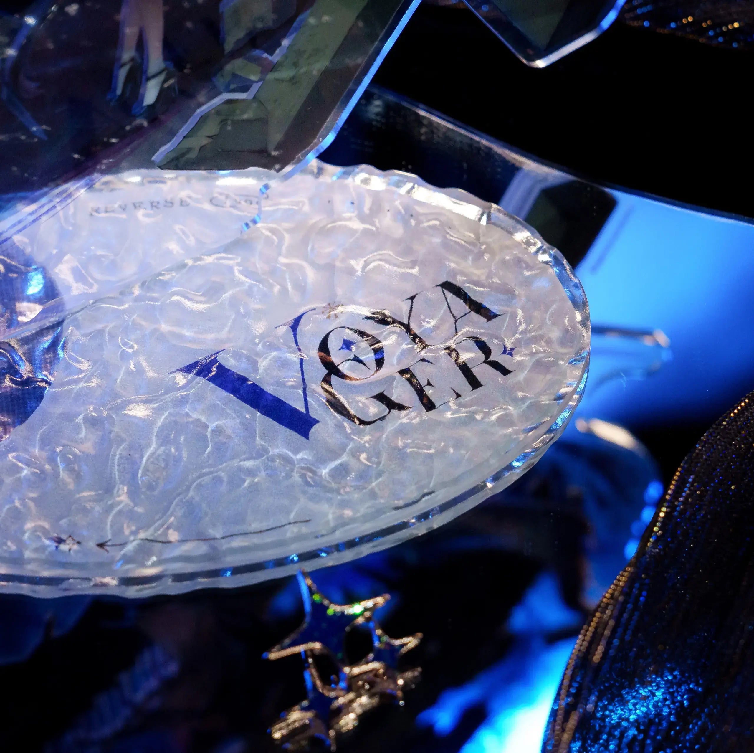 Reverse: 1999 - Voyager Shadows in the Lake Series Acrylic Stand BLUEPOCH