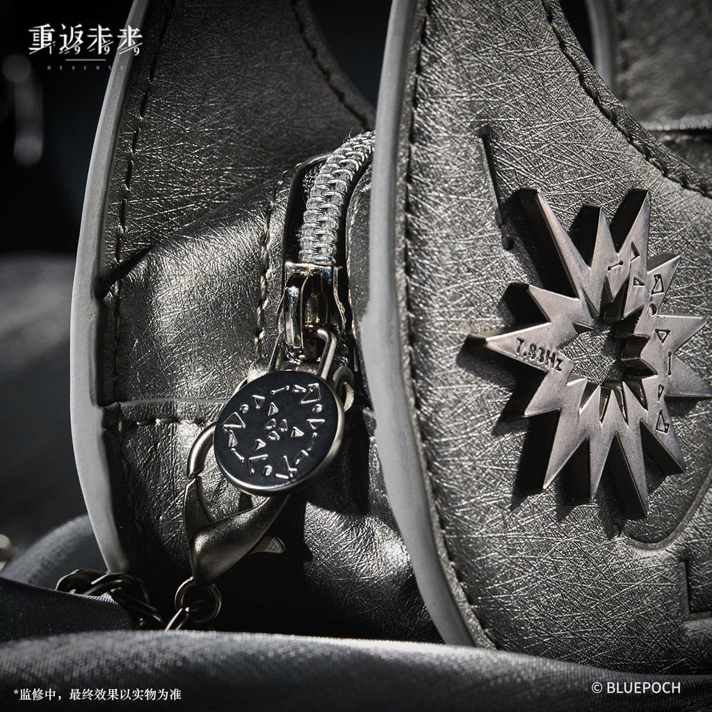 Reverse: 1999 - OBA-II Resonance Monitor Earphone Pouch BLUEPOCH