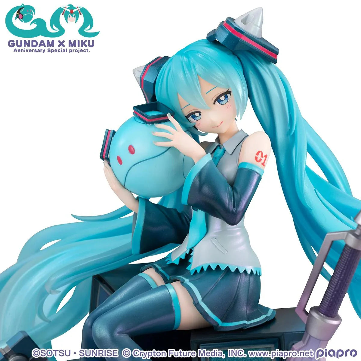 Hatsune Miku x 00 Gundam - Hatsune Miku (Mobile Suit Gundam 45th Anniversary Ver.) 1/7 Scale Figure MegaHouse