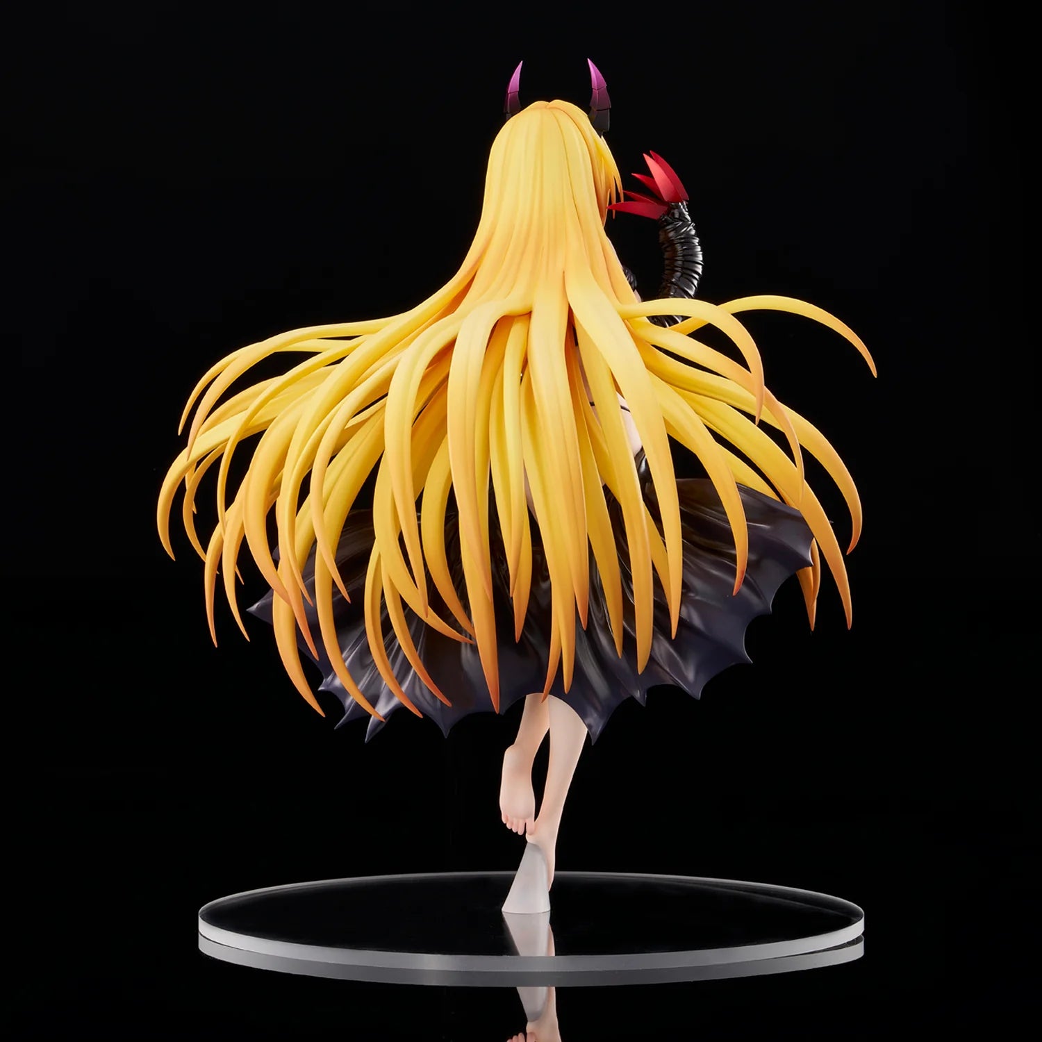 To Love Ru Darkness - Golden Darkness (Darkness Ver.) 1/6 Scale Figure FREEing
