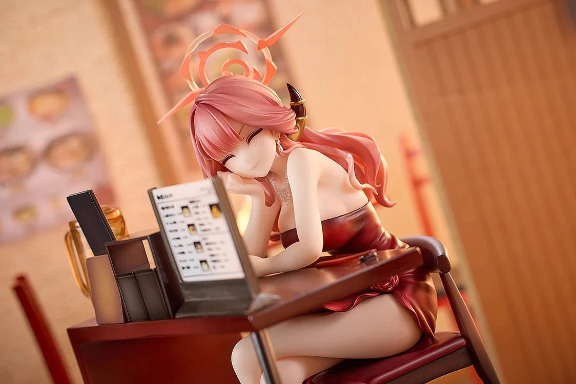 Blue Archive - Aru (Dress Memorial Lobby Ver.) 1/7 Scale Figure Solarain