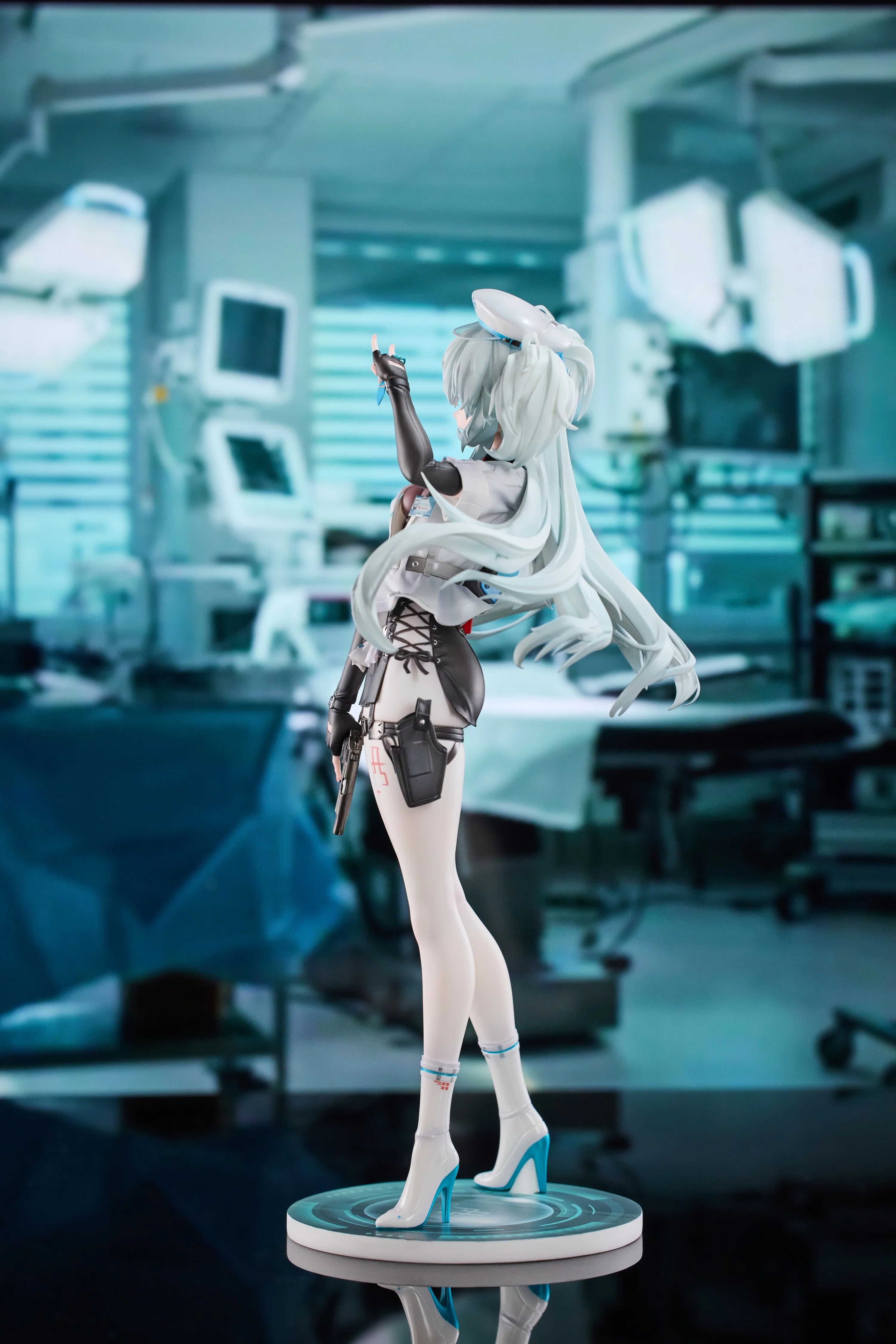 GIRLS' FRONTLINE 2: EXILIUM - Florence Alluring White Feather 1/6 Scale Figure VKEND