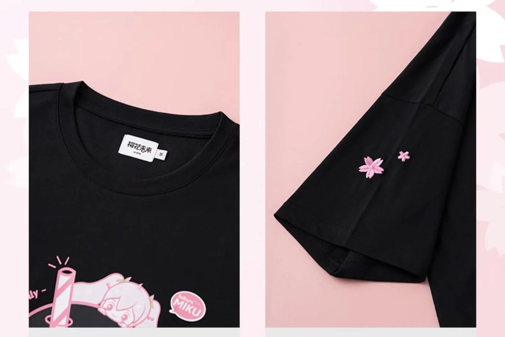 Hatsune Miku - Sakura Miku Happy Trip T-Shirt Moeyu