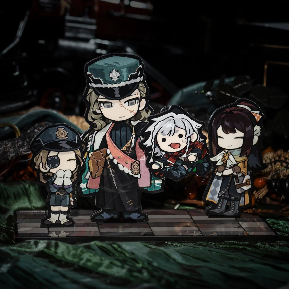 Reverse: 1999 - Wobbly Train Attendants Acrylic Stand Set BLUEPOCH