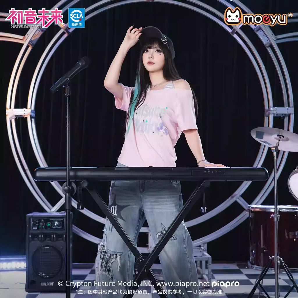 Hatsune Miku - Hatsune Miku The Rock Music Series Off-the-Shoulder T-shirt Moeyu