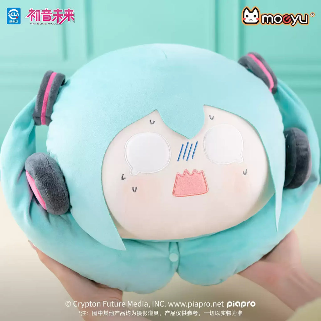 Hatsune Miku - Carefree Daily Series Throw Pillow Moeyu
