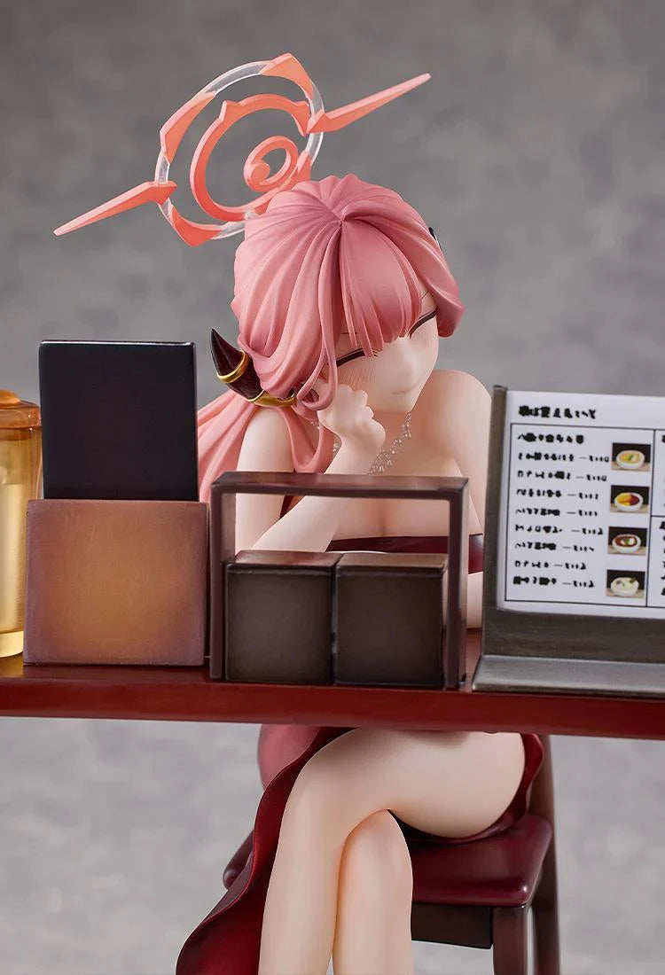 Blue Archive - Aru (Dress Memorial Lobby Ver.) 1/7 Scale Figure Solarain